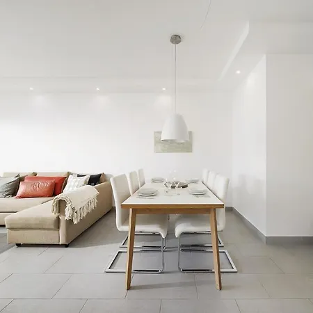 Modern Apartment, Old Town Albufeira, 7 Minute Walk To Beach Lejlighed