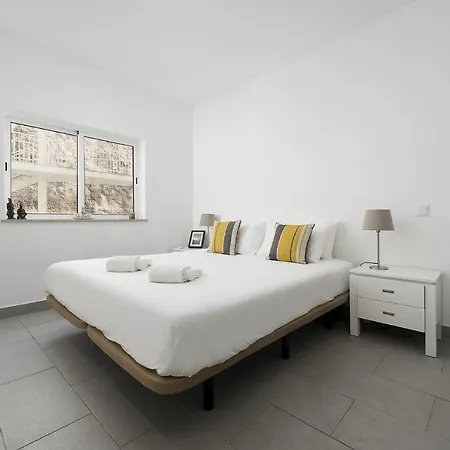 Lejlighed Modern Apartment, Old Town Albufeira, 7 Minute Walk To Beach Albufeira
