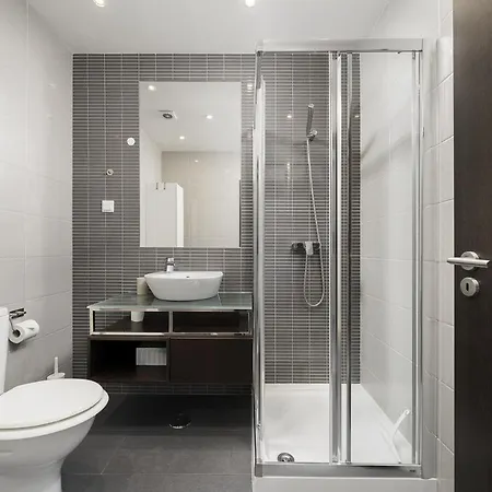 Modern Apartment, Old Town Albufeira, 7 Minute Walk To Beach Lejlighed *