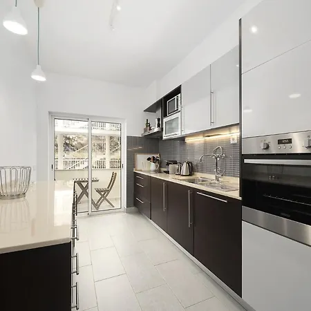 公寓 Modern Apartment, Old Town Albufeira, 7 Minute Walk To Beach *